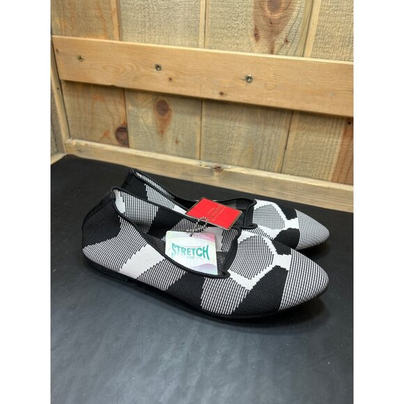Skechers Womens Stretch Fit Slip-On Flats Black/White Geometric Pattern Size 6.5 - Picture 1 of 6